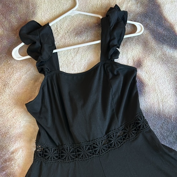 NWOT Black Lace & Ruffle Romper Size Small - Picture 4 of 12